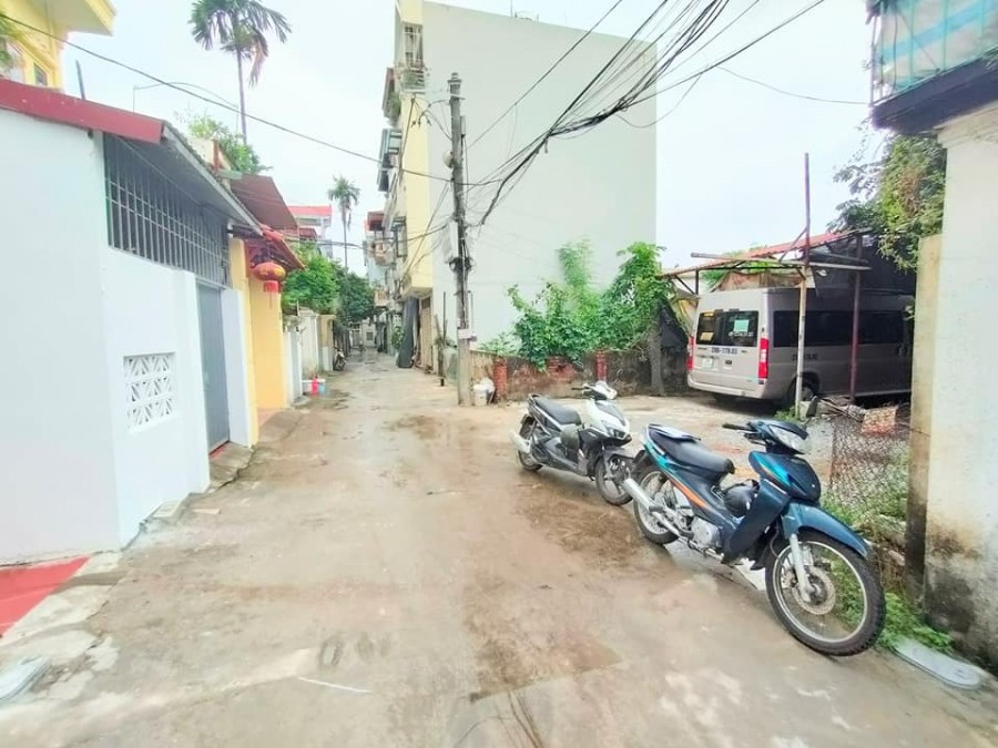 Bán nhà Đức Giang lô góc nở hậu nhiều mặt thoáng ô tô 7 chỗ tránh, nhà mới, ở sực sướng