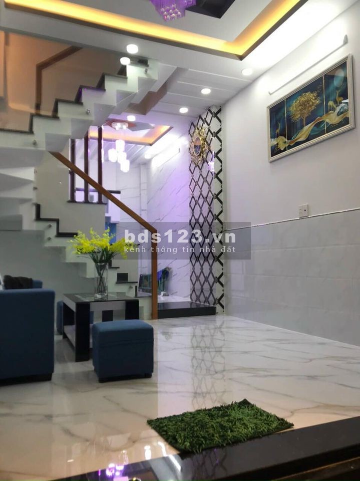 Bán nhà hẻm xe hơi tặng hết nội thất Phan Huy Ích, phường 17 Gò Vấp dt 32m2 giá 3.35 tỷ