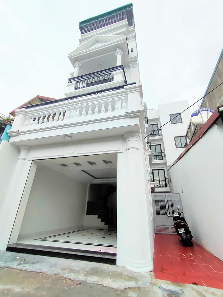 Bán nhà Đức Giang lô góc nở hậu nhiều mặt thoáng ô tô 7 chỗ tránh, nhà mới, ở sực sướng