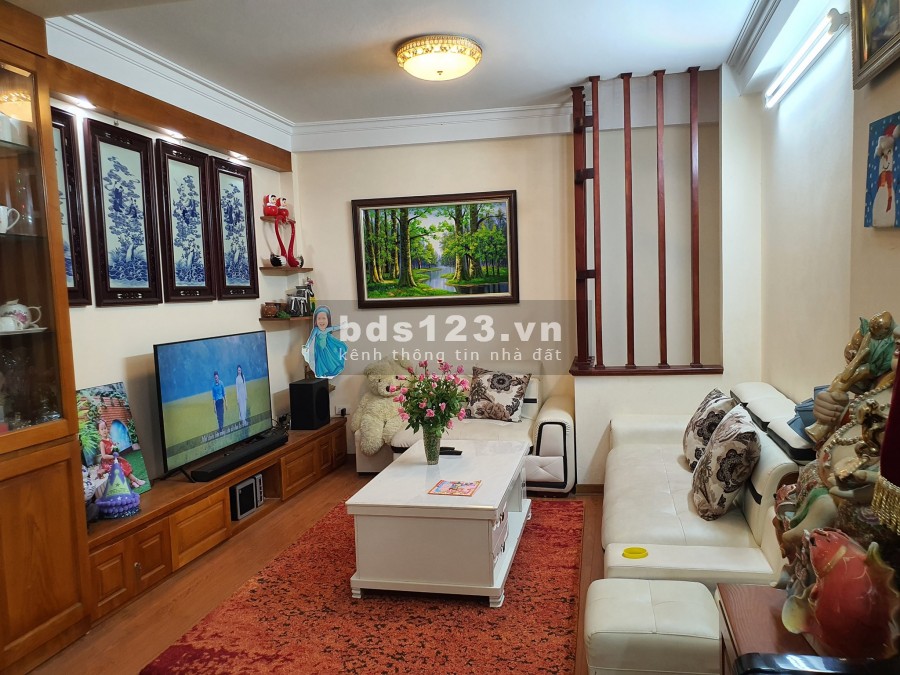 Chính chủ bán gấp nhà phố Quan Nhân Quận Thanh Xuân dt 43m, 4 tầng nhỉnh 3tỷ