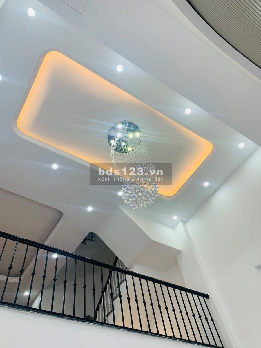 Cực Phẩm Ngọc Thuỵ, thang máy, ô tô vào nhà, kinh doanh, 6 tầng dt 48m2, giá chỉ 7,3 tỷ