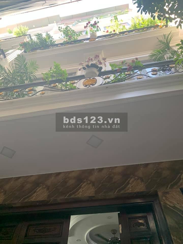 Bán nhà phân lô, 3 mặt thoáng ô tô tải đỗ cửa, Doãn Kế Thiện, dt 50m2, 5 tầng, kinh doanh