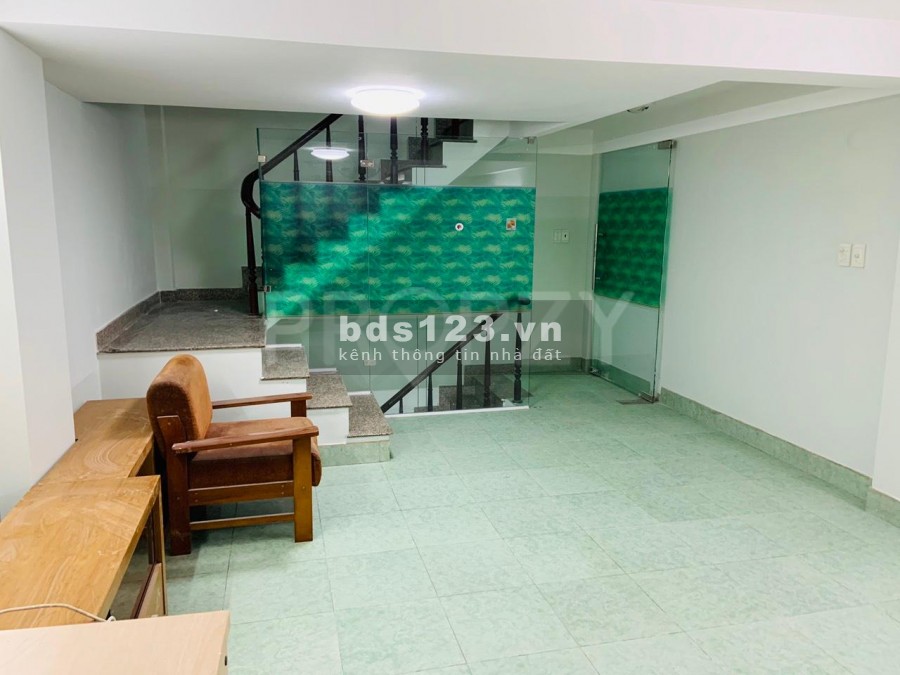 Nhà gần mặt tiền đường Hoàng Sa Quận 3, dt 4x8m, 3PN 3WC, 11 triệu/tháng