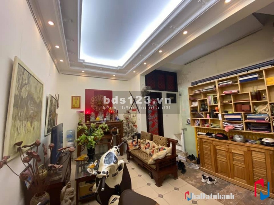 Bán nhà Long Biên, mặt tiền thoáng, diện tích sử dụng 43m, giá bán 2.7 tỷ