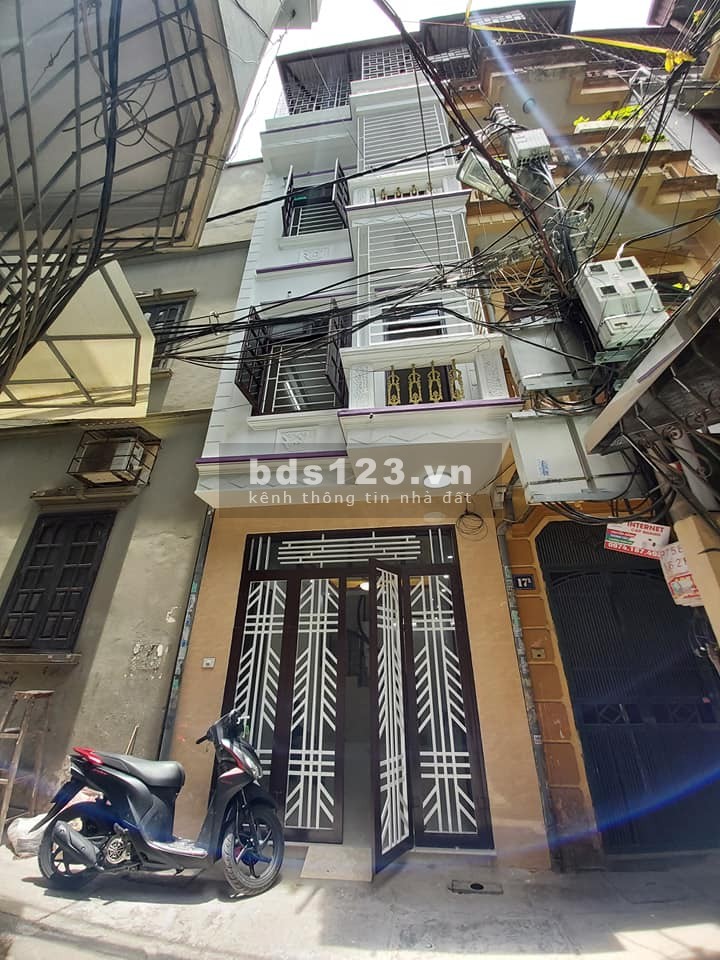 Bán nhà Dương Quảng Hàm, Cầu Giấy, dt 35m2, 4 tầng, nhà đẹp ở luôn, ba gác đổ cổng