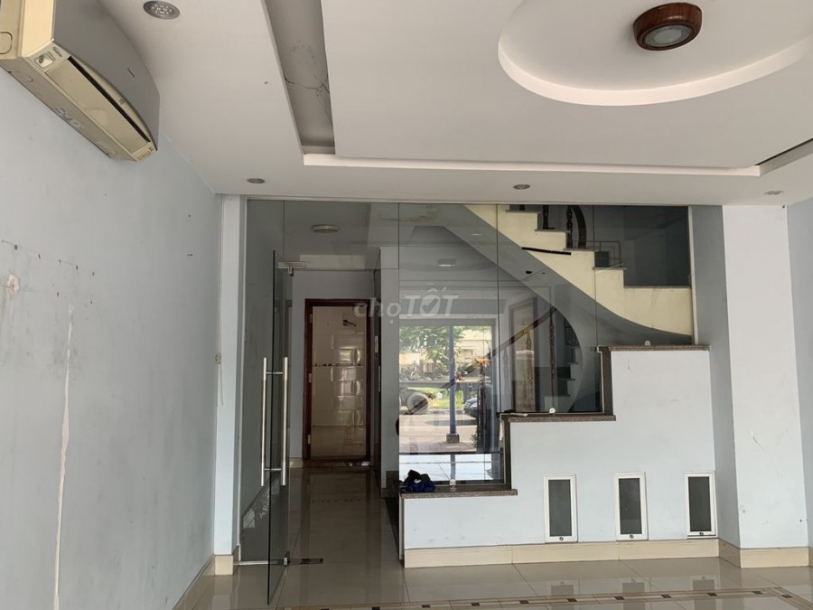 Cho Thuê mặt tiền 150m2 tầng trệt và lầu 1 đường Đồng Văn Cống Quận 2 HCM