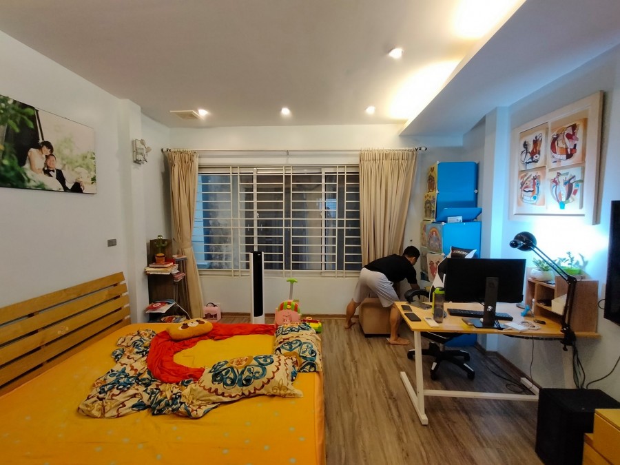 Cần bán gấp nhà phố Bạch Mai, dt 79m2, 4 tầng, phân lô gần phố 2 mặt ngoc giá 5.5 tỷ. lh 0394357733