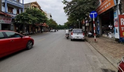 Bán đất đấu giá phố Việt Hưng dt 330m2, mặt tiền 16m, hướng Đông Nam, giá 32 tỷ