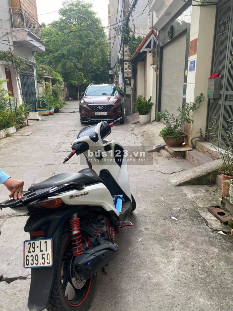 Nhà phân lô đẹp ngõ 5 Trần Vỹ, dt 50m2 4 tầng giá chỉ 6.6 tỷ, LH 0392969999