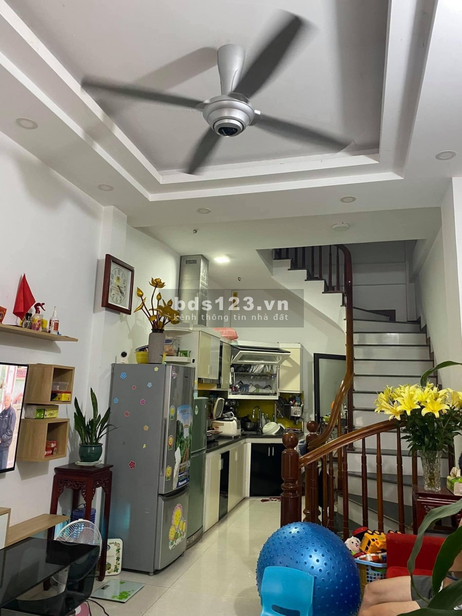 5m ra đường 3 ô tô tránh Quận Nam Từ Liêm, dân trí cao, gần trường học, giá 3.6 tỷ