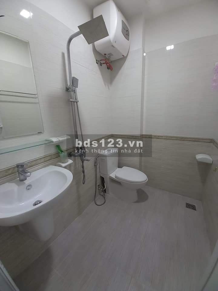 Cần bán nhà Cầu Giấy 35m2 giá 4 tỷ gần trung tâm khu dân cư an sinh tốt