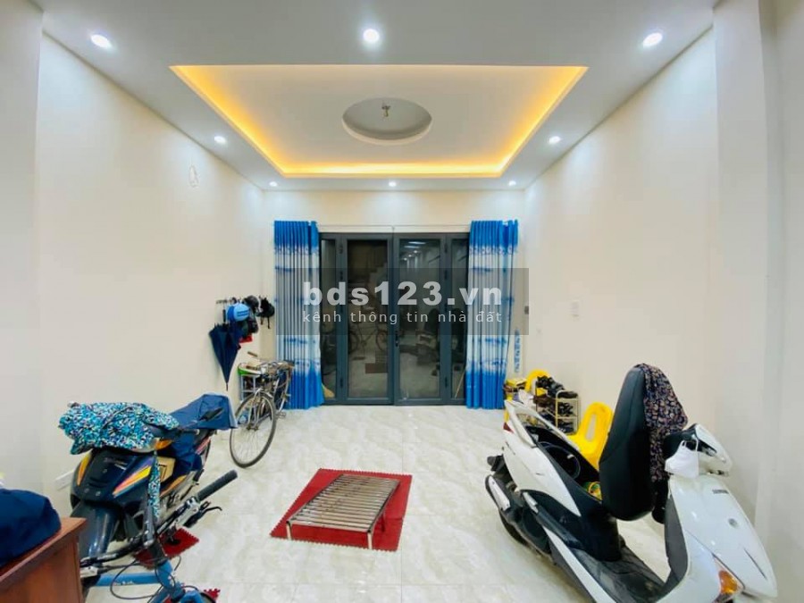 Cần bán nhà Tây Mỗ dt 43,5m2 đúc 3.5 tầng mới, ngõ rộng, ô tô gần, 3 mặt thoáng cách 100m tới ủy ban.
