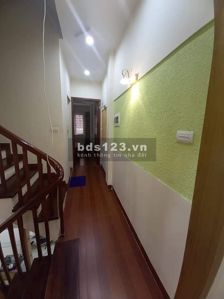 Cần bán nhà Cầu Giấy 35m2 giá 4 tỷ gần trung tâm khu dân cư an sinh tốt