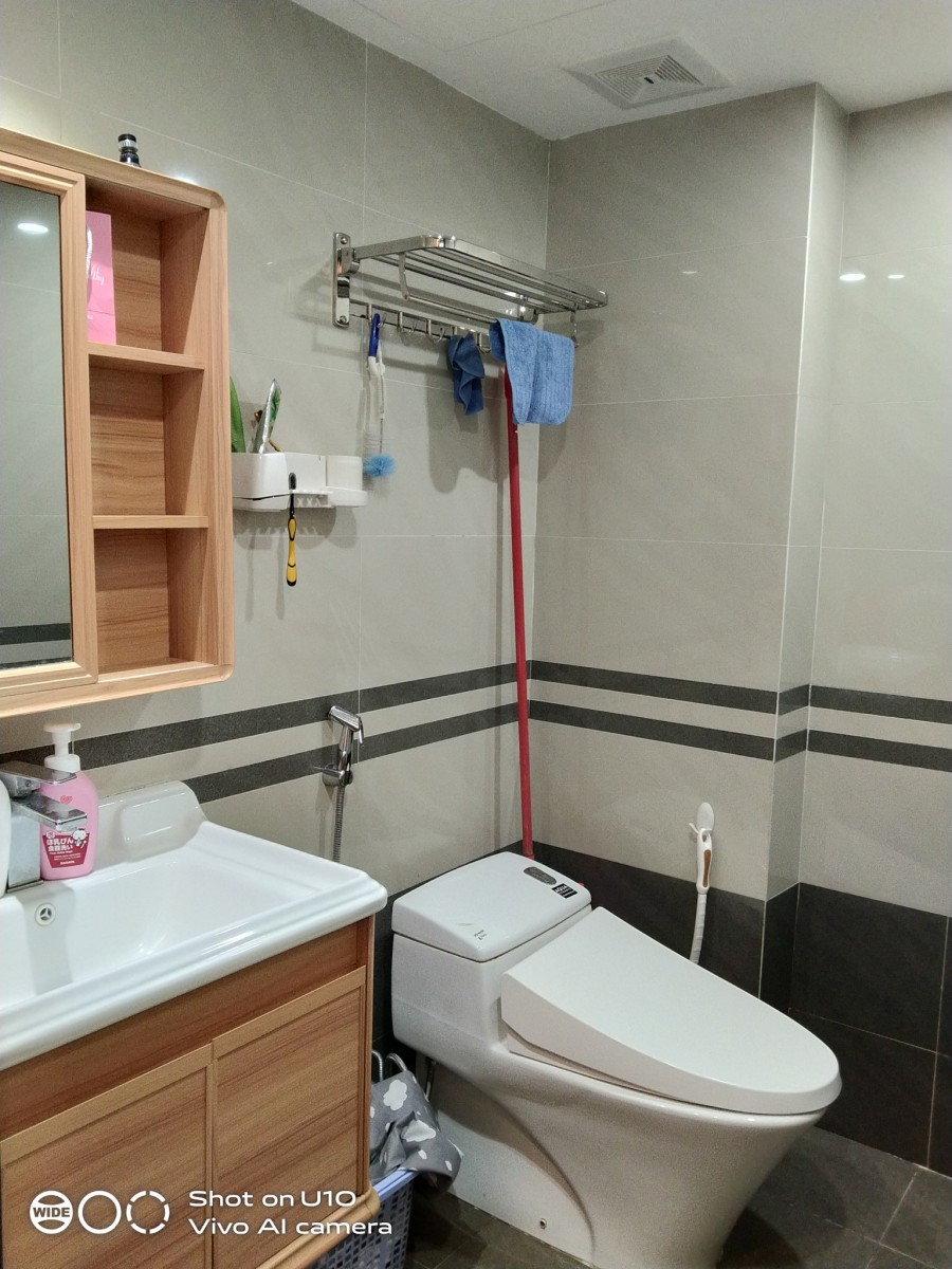 Bán nhà cực đẹp phố Nguyễn Hoàng, 6 tầng, thang máy, ô tô đỗ cửa, Kinh doanh tốt!