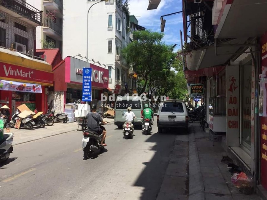 Bán nhà mặt phố Phạm Văn Đòng dt 71m2, mt 7m, nở hậu giá 9.5 tỷ, lh 0974242888