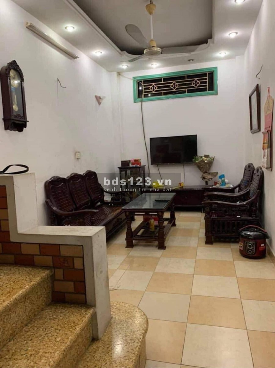 Bán nhà Phố Vũ Thạnh, Quận Đống Đa, dt 35m2, 3 tầng, giá nhỉnh 2 tỷ