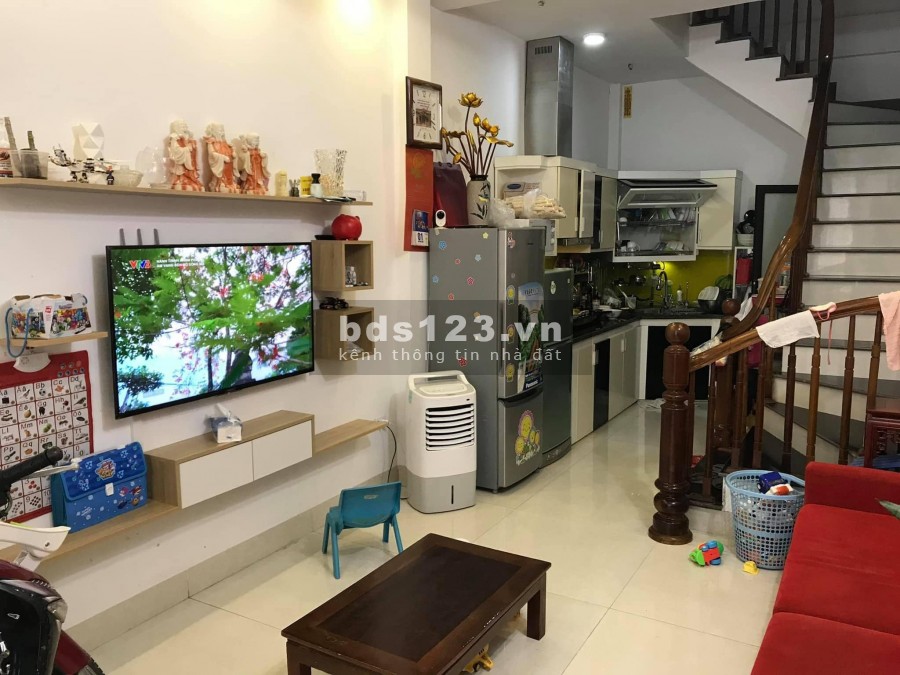 5m ra đường 3 ô tô tránh Quận Nam Từ Liêm, dân trí cao, gần trường học, giá 3.6 tỷ