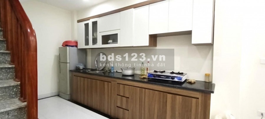 Cần bán nhà Tây Mỗ dt 43,5m2 đúc 3.5 tầng mới, ngõ rộng, ô tô gần, 3 mặt thoáng cách 100m tới ủy ban.