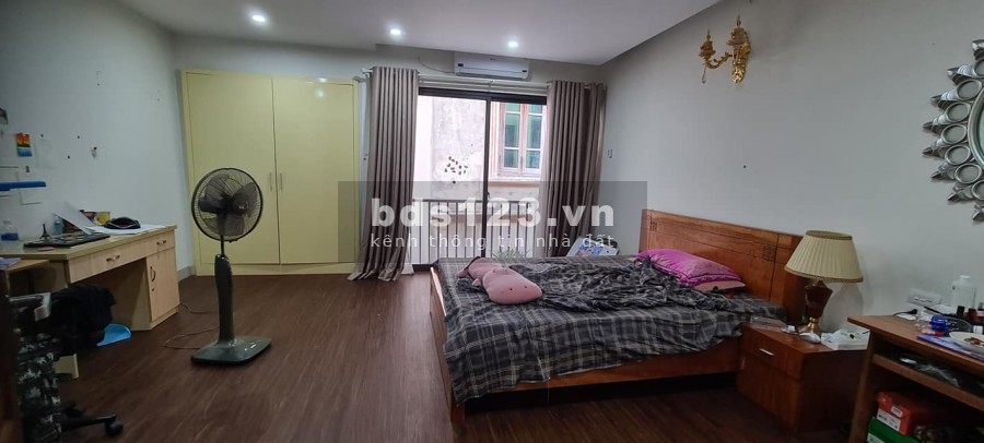 Bán Nhà nguyên căn nằm trong trung tâm phố cổ Hà Đông giá chỉ hơn 4,5 tỷ