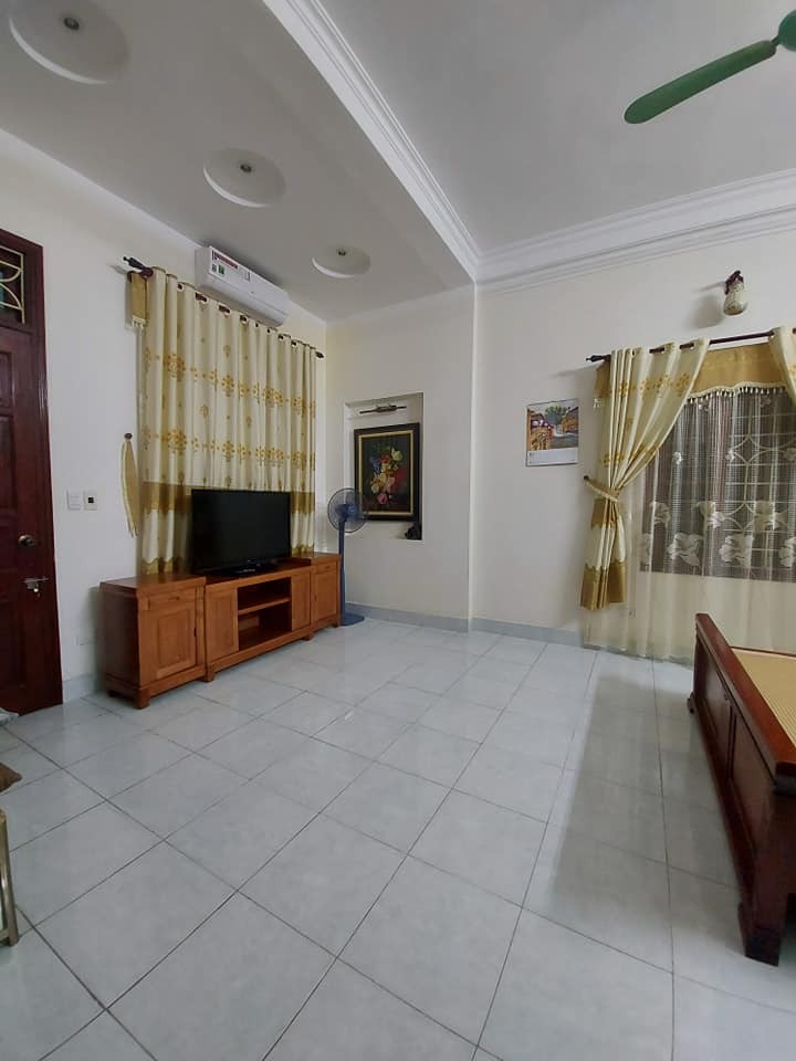 Bán Nhà Lê Trọng Tấn dt 50m2, 5 ô tô tránh, mt 6m, gần phô, lô góc 3 thoáng giá 6 tỷ
