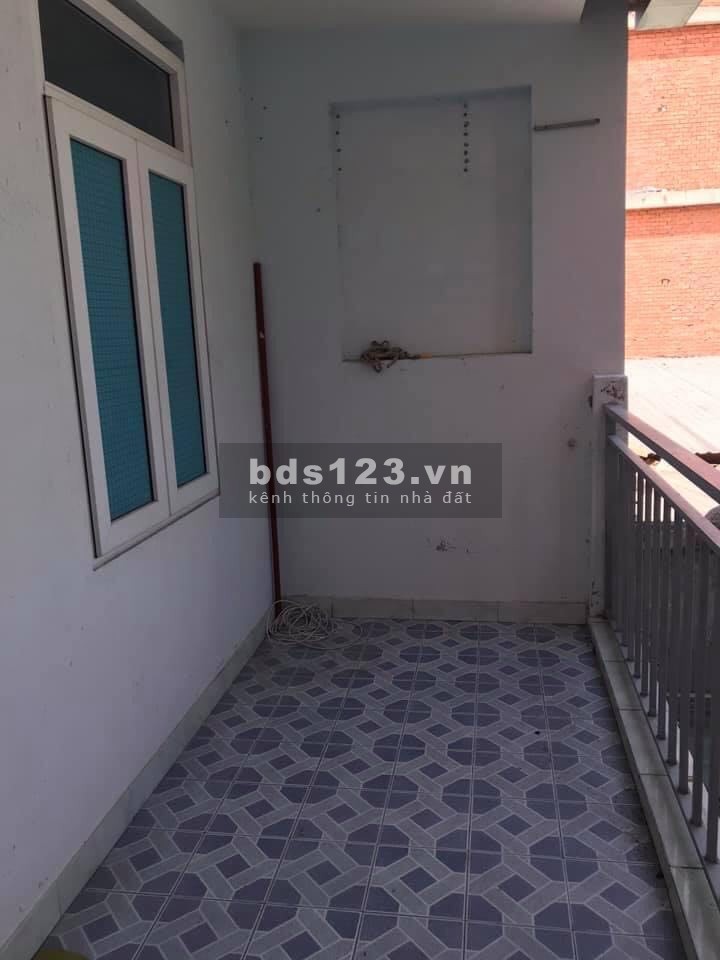 Bán Đất Tặng Nhà 82m2 chiều ngang 4.5m Phan Văn Hớn Quận 12 giá sốc 3.58 tỷ, thương lượng