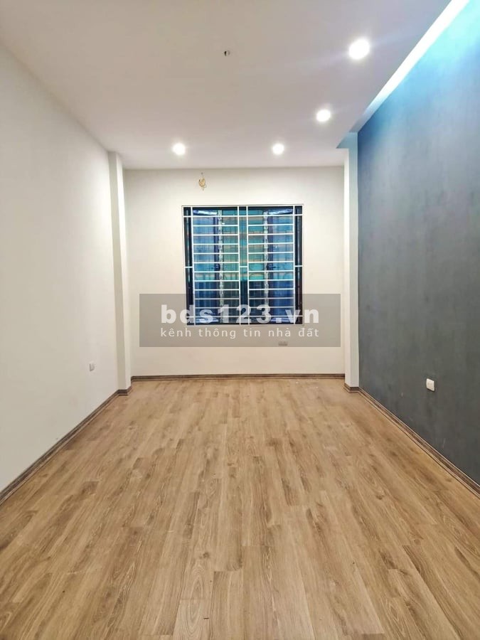 Hot! Bán nhà mới xây Phố Nguyễn Khang, diện tích 47m2, mt 5.8m