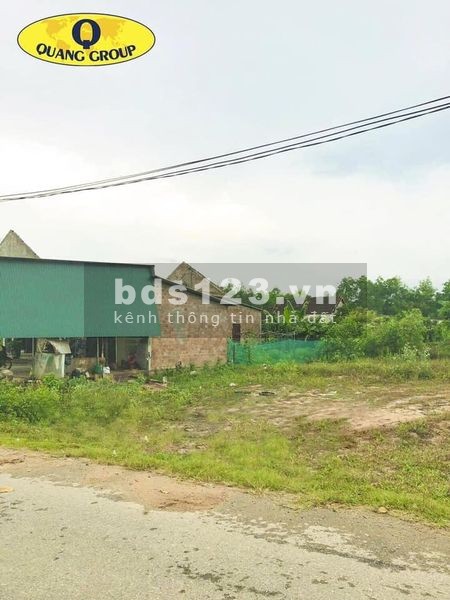 Bán đất mặt tiền đường nhựa 10,5m, khu dân cư hiện hữu, sổ hồng có sẵn