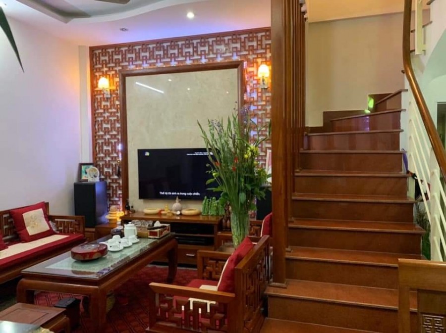Chính chủ bán nhà Võ Chí Công, diện tích rộng 51m2 5 tầng, mt 5m, giá 3.4 tỷ