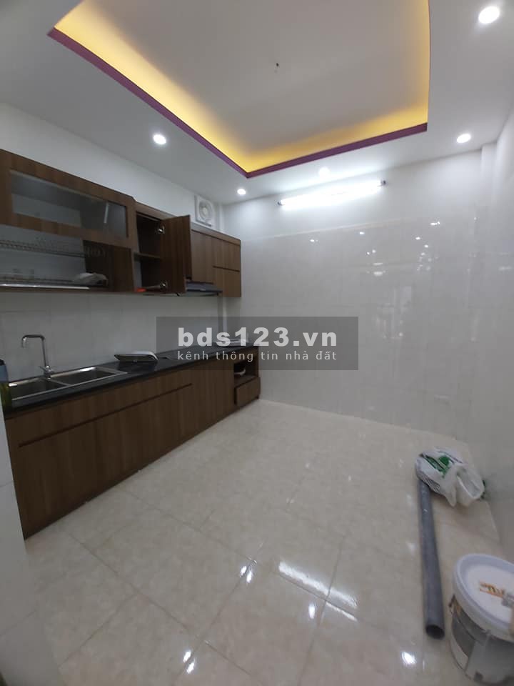 Bán nhà Dương Quảng Hàm, Cầu Giấy, dt 35m2, 4 tầng, nhà đẹp ở luôn, ba gác đổ cổng