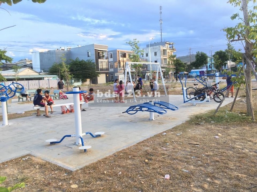 Bán đất 2 mặt tiền Trường Chinh, Nguyễn Công Hãng, đất đã có sổ xây dựng tự do