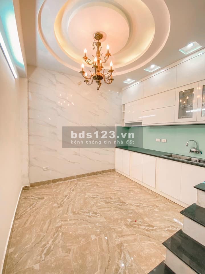 Nhà Mới đẹp Nam Dư Hoàng Mai, ô tô đỗ cửa tặng nội thất, dt 30m2 5 tầng, giá chỉ 2.9 tỷ.