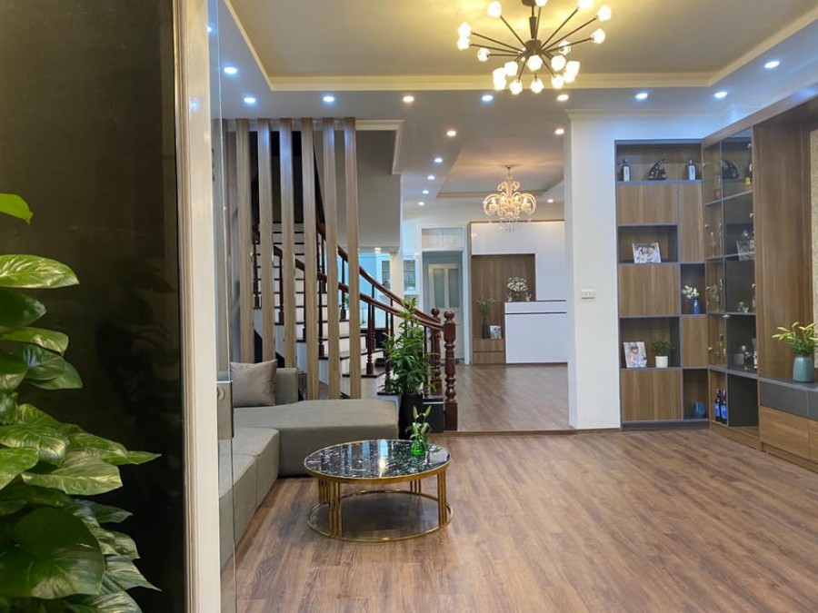 Nhà đẹp Hào Nam dt 67m2, 4 tầng mt 6m, lô góc tặng nội thất gần phố với gái 6.5 tỷ