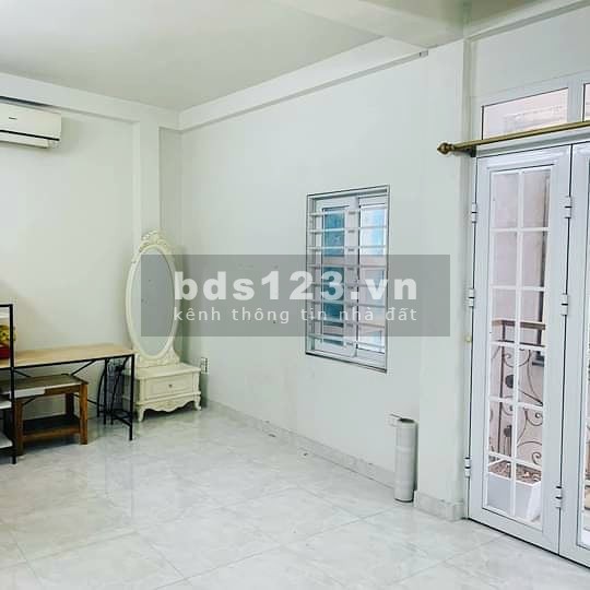 Bán nhà nguyên căn cực hiếm đường Thuỵ Khuê, diện tích 24/37m2, giá 2.8 tỷ