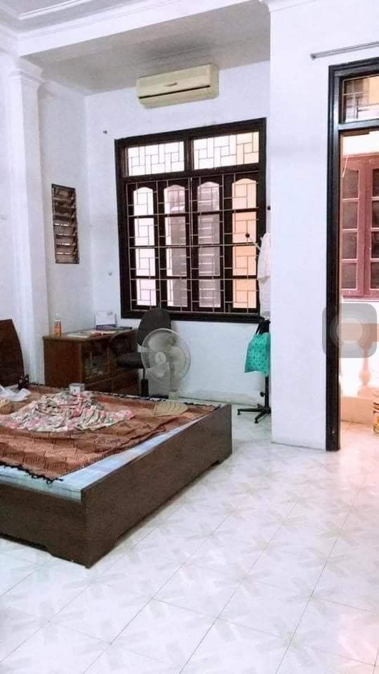 Bán nhà phố Yên Lạc, khu phân lô, oto, mt 5m, 5 tầng, về ở luôn giá 3.8 tỷ
