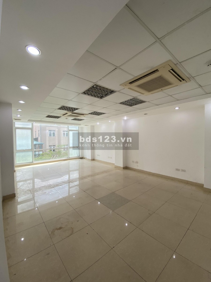 Cho thuê văn phòng chuyên nghiệp 30m2, 45m2, 75m2 giá rẻ mặt phố Quán Thánh, quận Ba Đình, Hà Nội