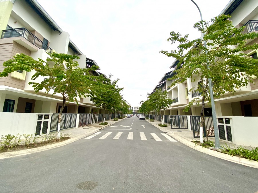 Bán căn liền kế Belhomes diện tích 75m2 sổ hồng chính chủ tôi bao phí làm sổ