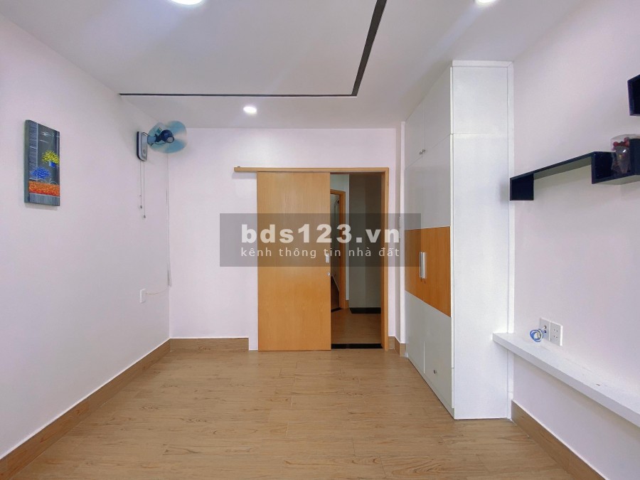 Bán nhà Lũy Bán Bích nguyên căn rộng 31m2 2 tầng hẻm xe hơi giá 4 tỷ 15