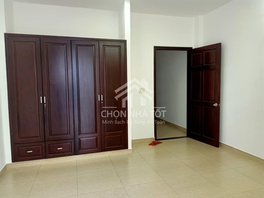 Nhà ở Vip Hà Đông, ô tô diện tích sử dụng 55m2 5 tầng, giá bán 5.3 tỷ, sổ đỏ