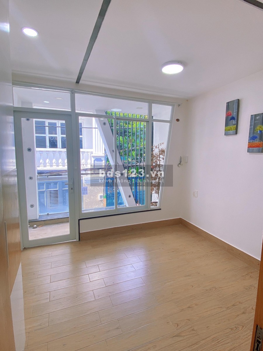 Bán nhà Lũy Bán Bích nguyên căn rộng 31m2 2 tầng hẻm xe hơi giá 4 tỷ 15