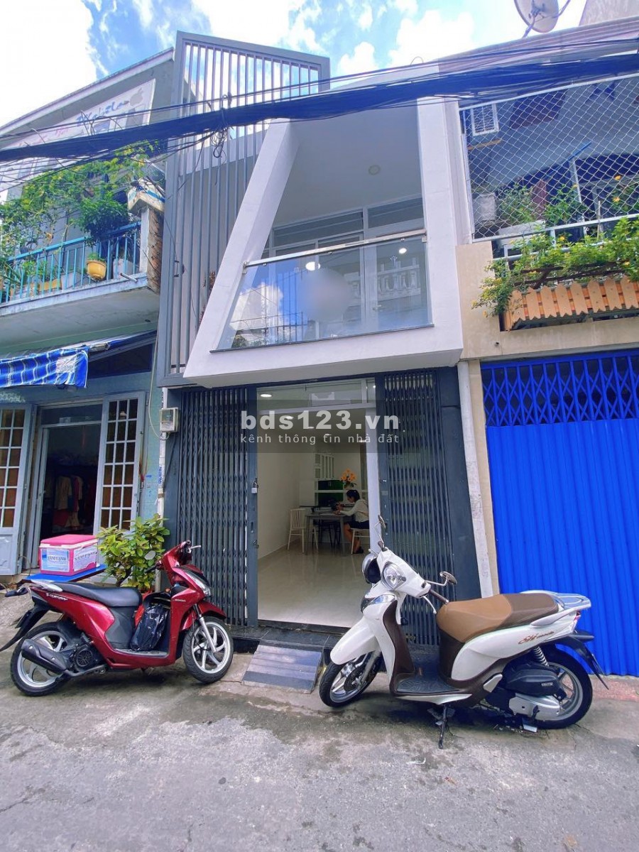 Bán nhà Lũy Bán Bích nguyên căn rộng 31m2 2 tầng hẻm xe hơi giá 4 tỷ 15