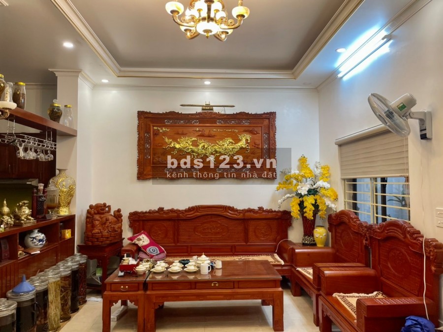 Cần bán nhà Võ Chí Công, Tây Hồ, 46m2, giá 4,99 tỷ để chia cho các con