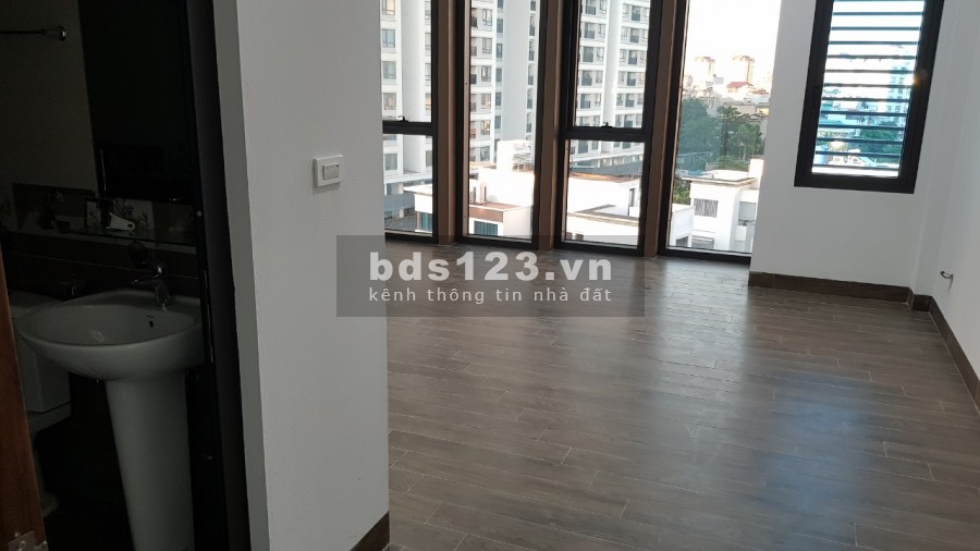 Cho thuê tòa văn phòng Đường Nguyễn Văn Huyên DTSD 525m2, có…