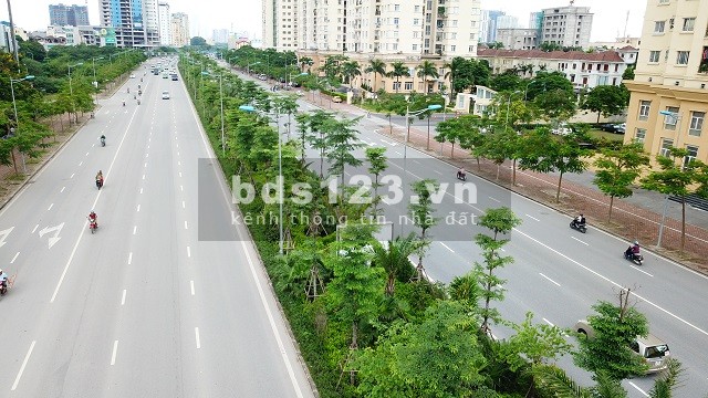 Bán nhà 39m2, 4 tầng, giá 5.6 tỷ đường Võ Chí Công, ô tô tránh nhau dòng tiền 300 triệu/năm