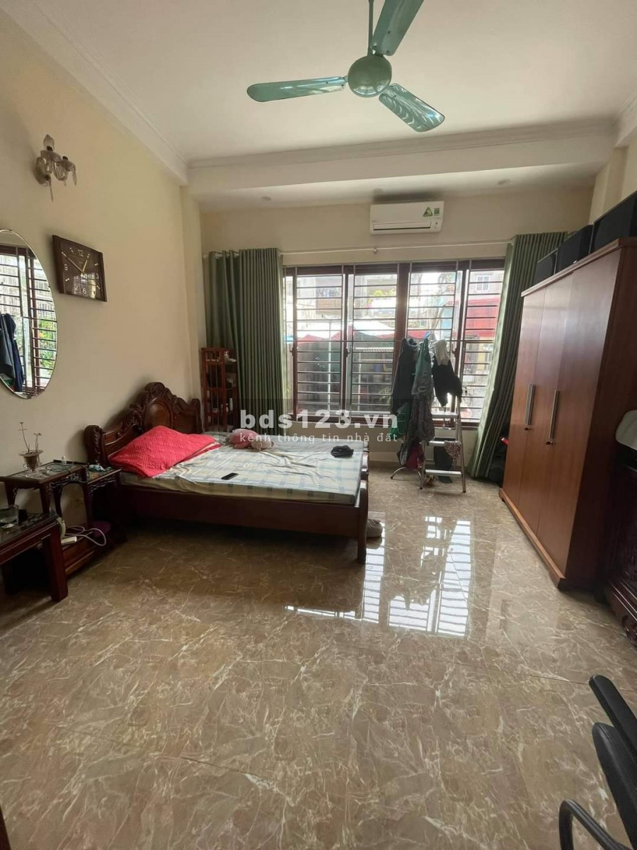 Cần Bán Gấp Nhà Ngõ Đê Tô Hoàng 26m×4 tầng.Ngõ xe 3 Gác Chạy qua