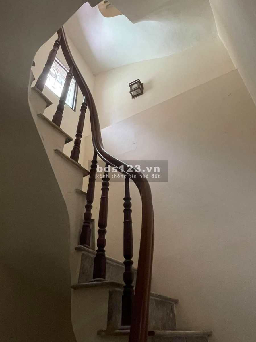 Cần Bán Gấp Nhà Ngõ Đê Tô Hoàng 26m×4 tầng.Ngõ xe 3 Gác Chạy qua