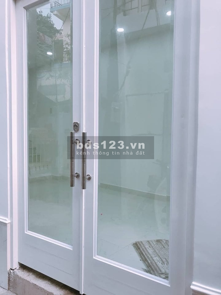 Bán nhà hẻm 1 sẹt đường Lạc Long Quân, P10, Tân Bình, gần 40m2, giá siêu rẻ 3,6 tỷ.