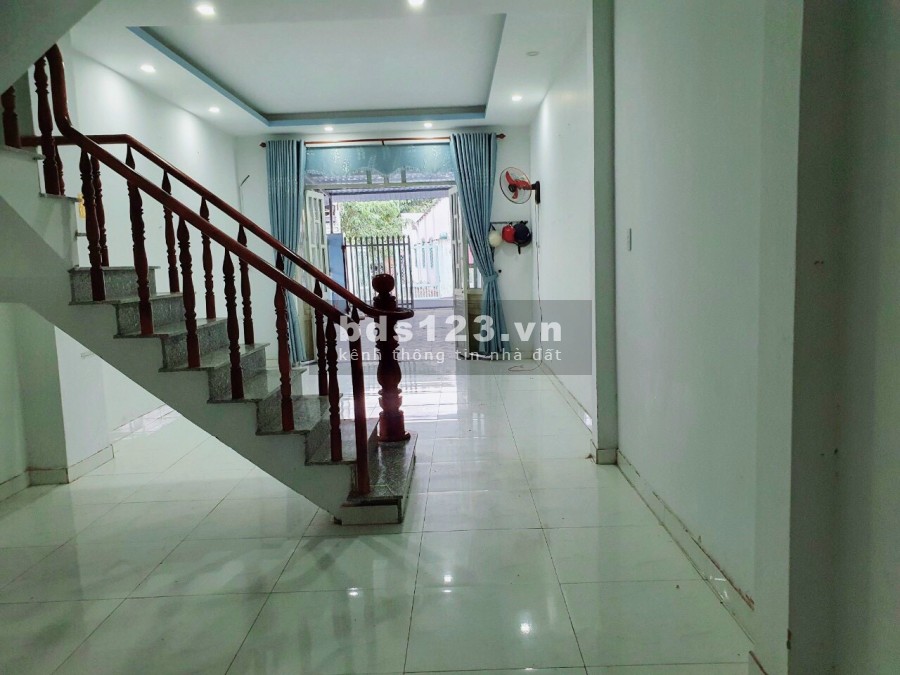 Nhà 1 lầu 1 trệt đường lò lu giá rẻ, ngân hàng hỗ trợ 40%, sổ chính chủ