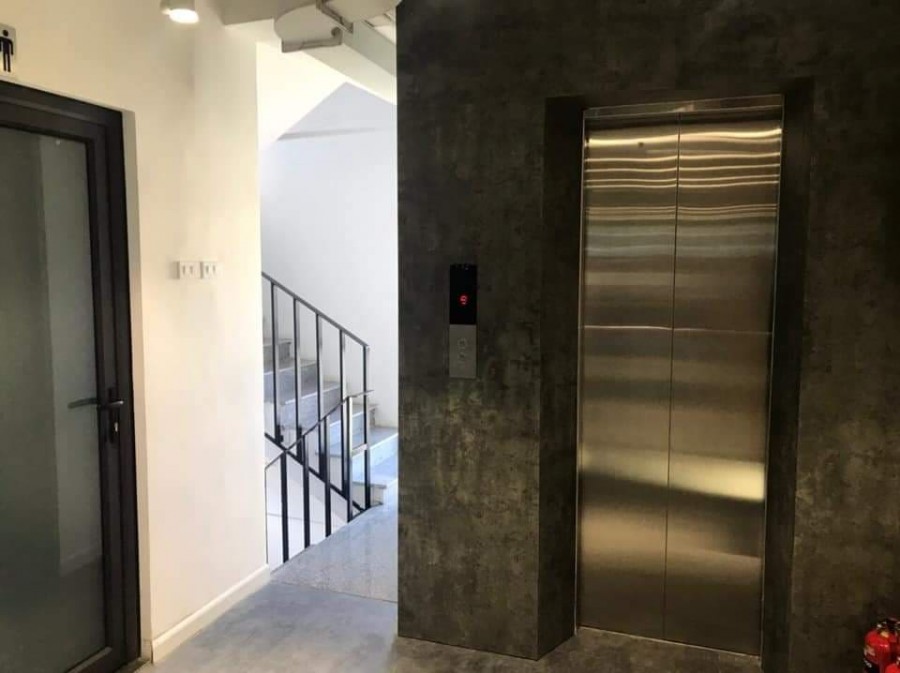 Bán gấp nhà 7 tầng, thang máy tại đường Láng, diện tích sử dụng 125m2 giá 14 tỷ