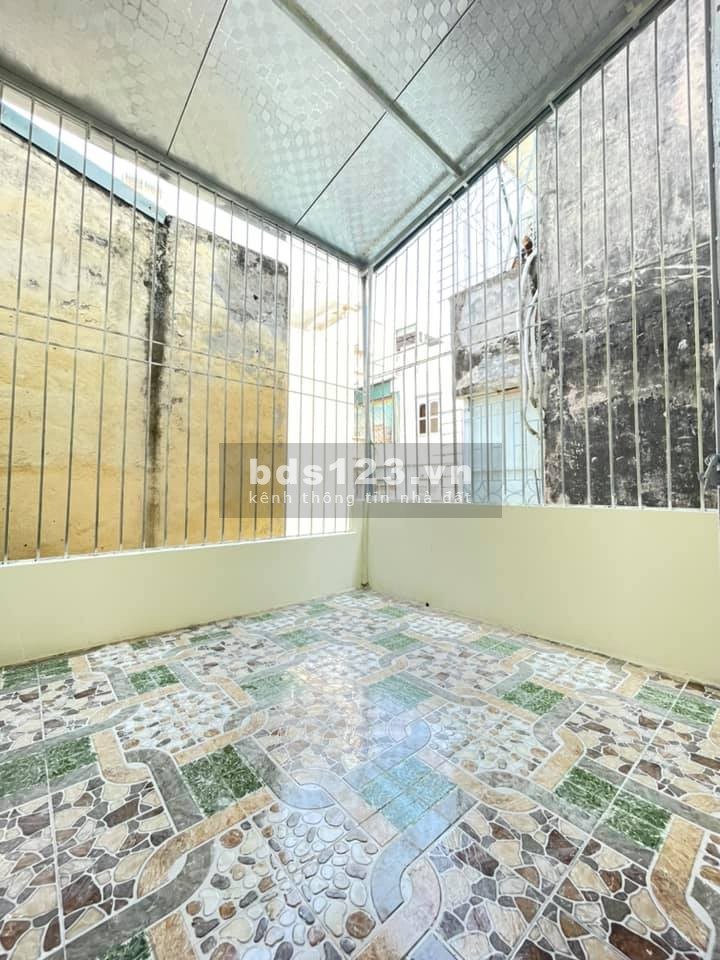Bán nhà ngõ 105 Bạch Mai diện tích sử dụng 25m2, giá bán 2,2 tỷ, liên hệ chính chủ