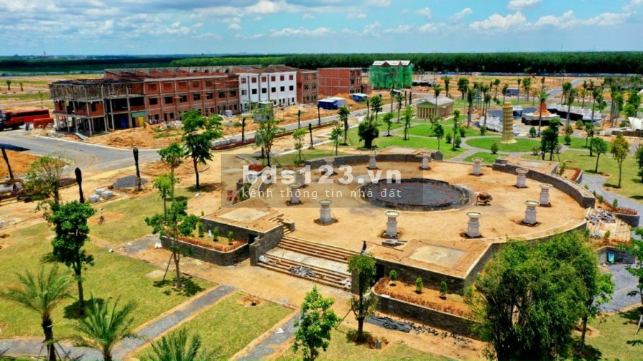 Bán nhà phố và đất nền liền kề khu tái định cư gần sân bay Long Thành giá 23tr/m2